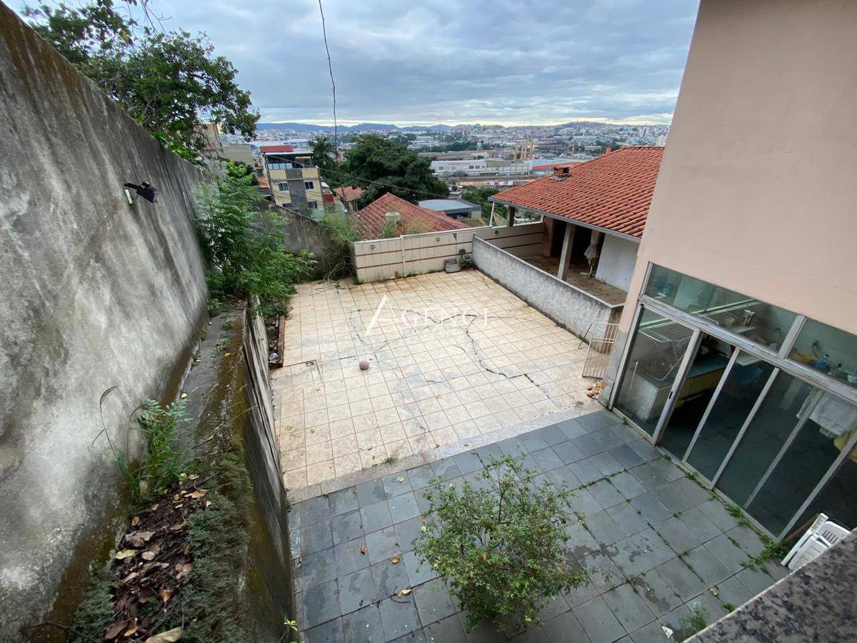 Casa, Camargos, 3 Quartos, 0 Vaga, 1 Suíte