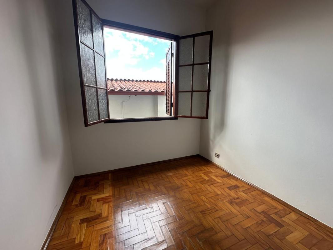 Casa, Centro, 5 Quartos, 0 Vaga