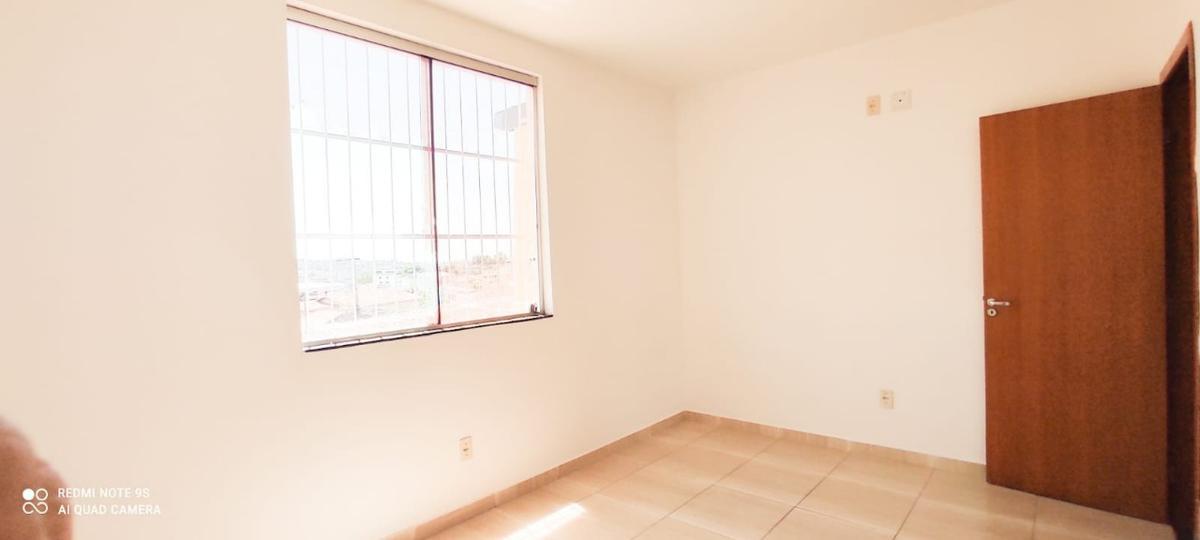 Casa, Parque Turistas, 2 Quartos, 2 Vagas, 1 Suíte