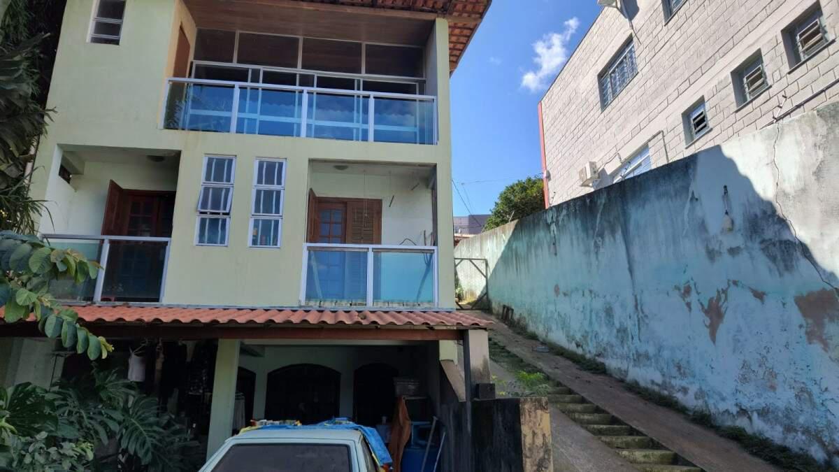 Casa, Estoril, 2 Quartos, 4 Vagas, 1 Suíte