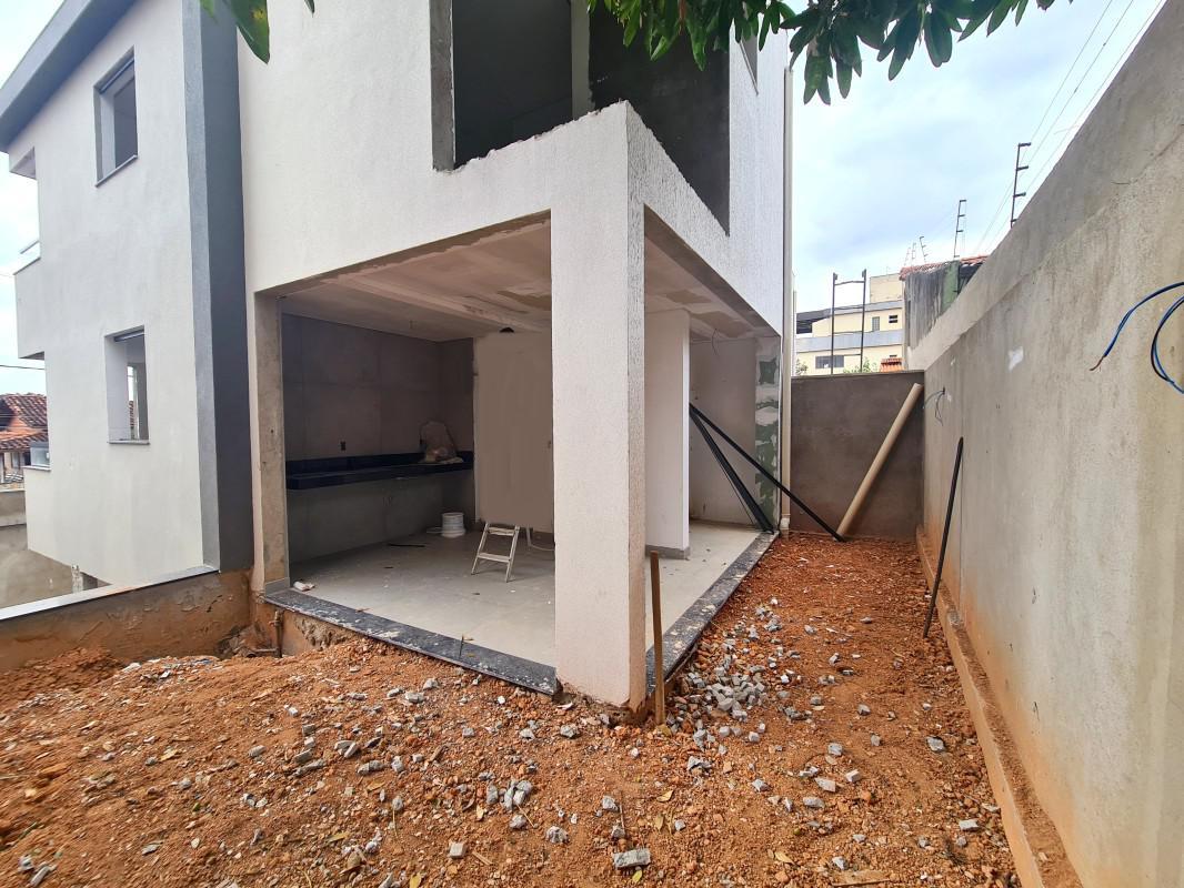 Casa, Ouro Preto, 3 Quartos, 4 Vagas, 1 Suíte