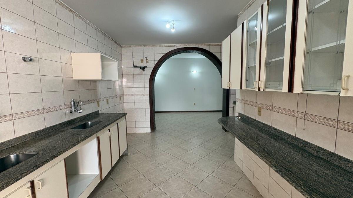 Casa, Nova Granada, 5 Quartos, 3 Vagas, 1 Suíte