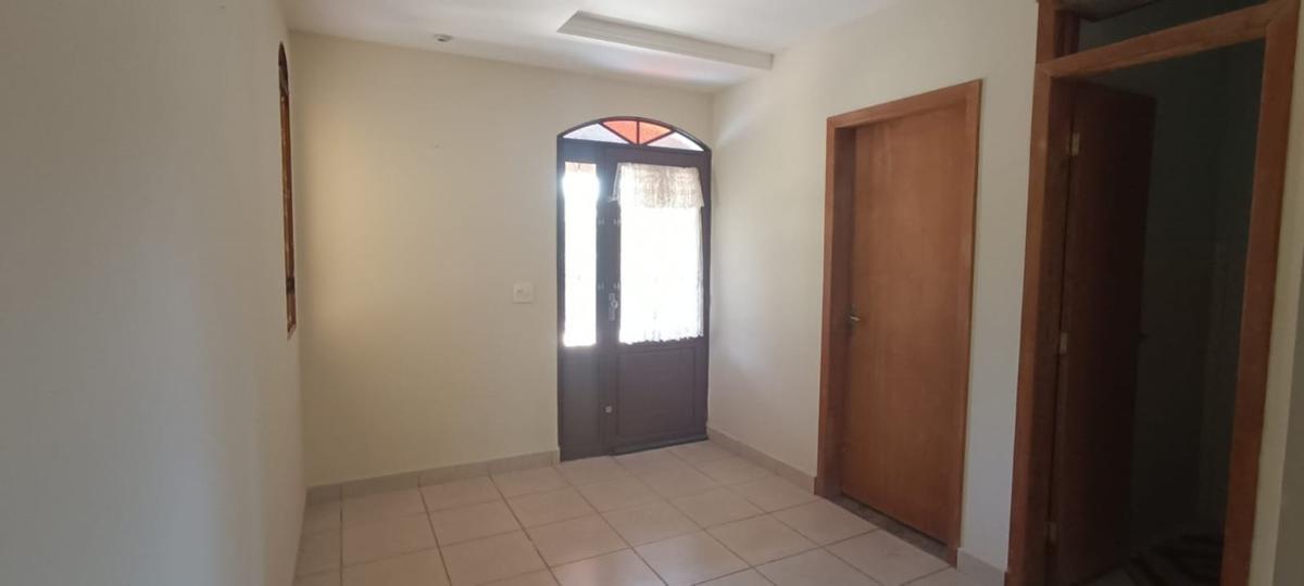 Casa, Casa Amarela, 5 Quartos, 40 Vagas, 5 Suítes