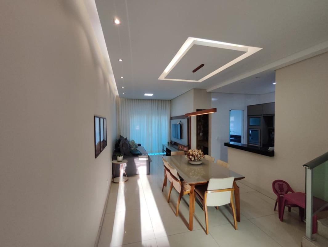Casa, Parque Xangri-lá, 3 Quartos, 4 Vagas, 1 Suíte