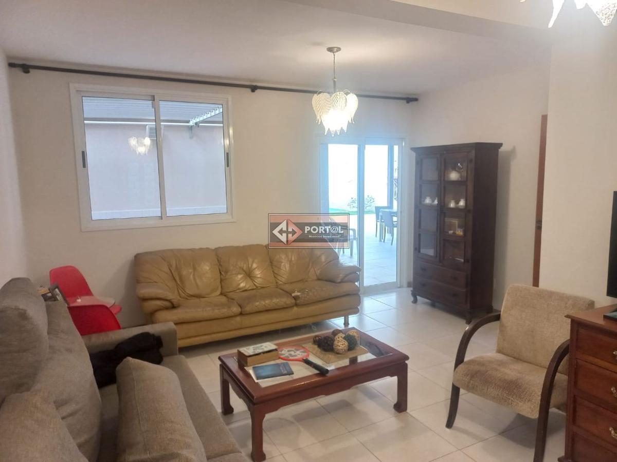 Casa, Itapoã, 3 Quartos, 4 Vagas, 1 Suíte
