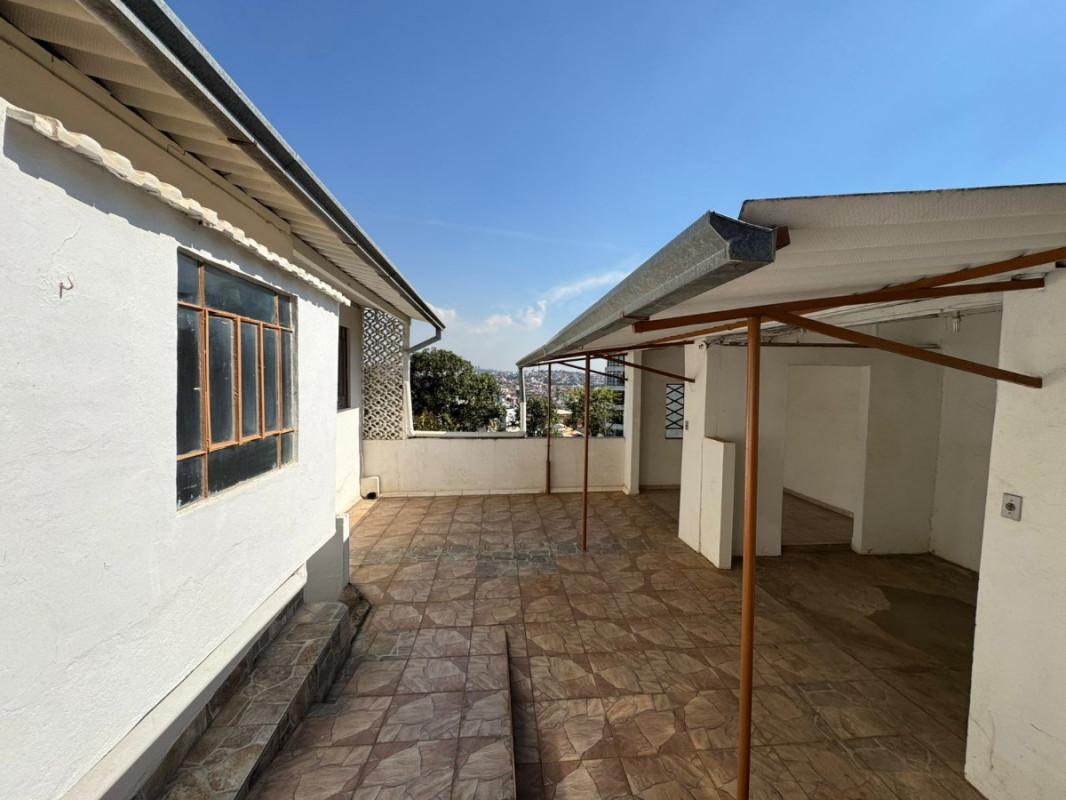 Casa, Graça, 4 Quartos, 2 Vagas, 1 Suíte