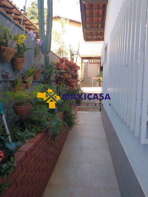 Casa, São José, 4 Quartos, 4 Vagas, 2 Suítes