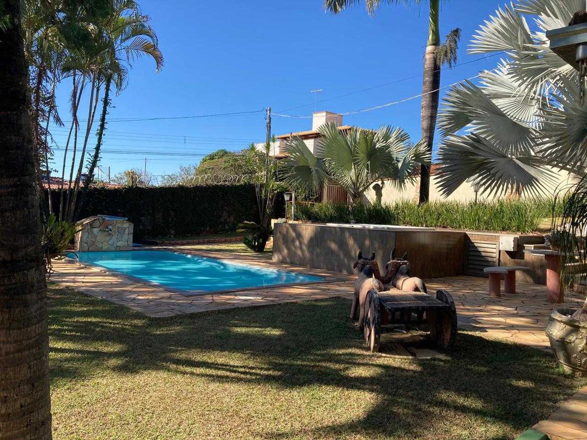 Casa, Centro, 4 Quartos, 6 Vagas, 1 Suíte