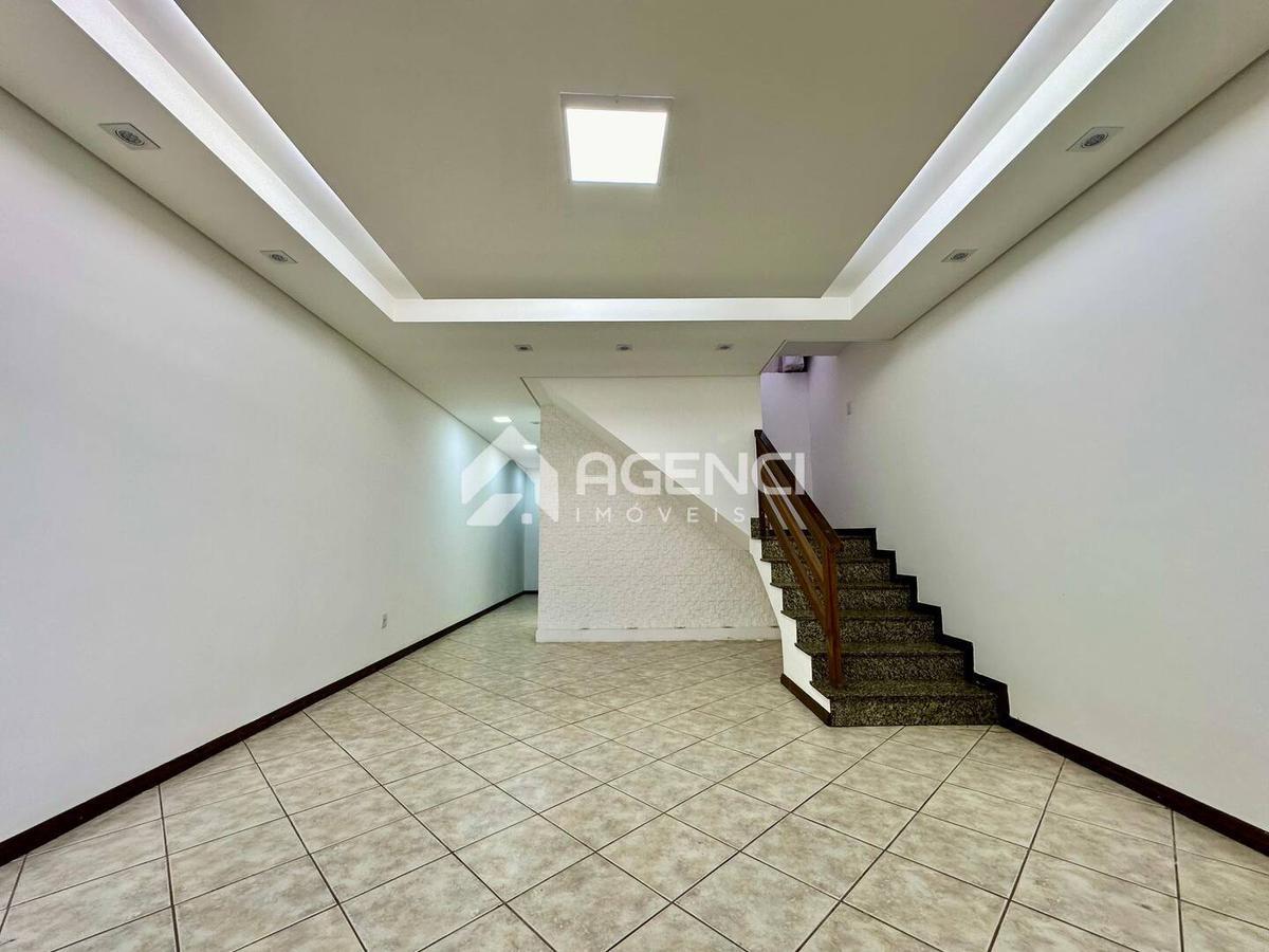 Casa, Parque Xangri-lá, 4 Quartos, 0 Vaga, 1 Suíte