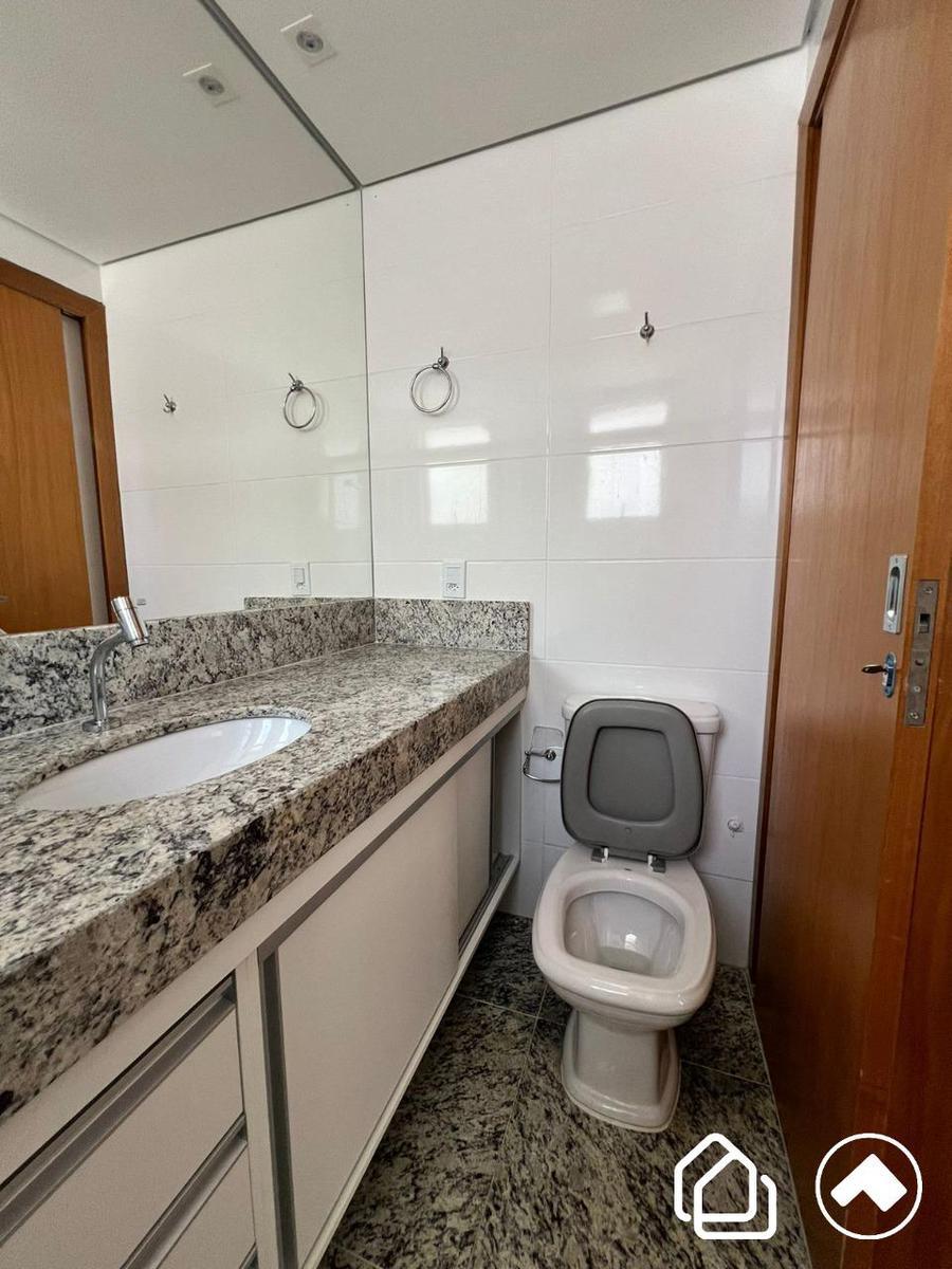 Cobertura, Funcionários, 2 Quartos, 2 Vagas, 2 Suítes