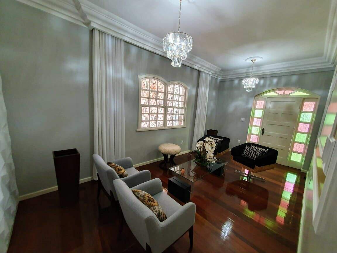 Casa, Esplanada, 4 Quartos, 5 Vagas, 2 Suítes