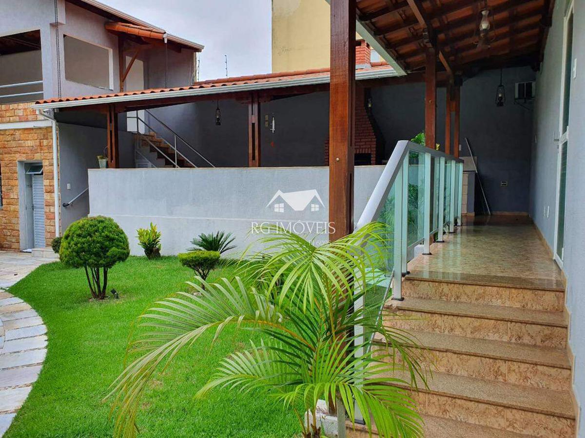 Casa, Milionários, 4 Quartos, 11 Vagas, 1 Suíte