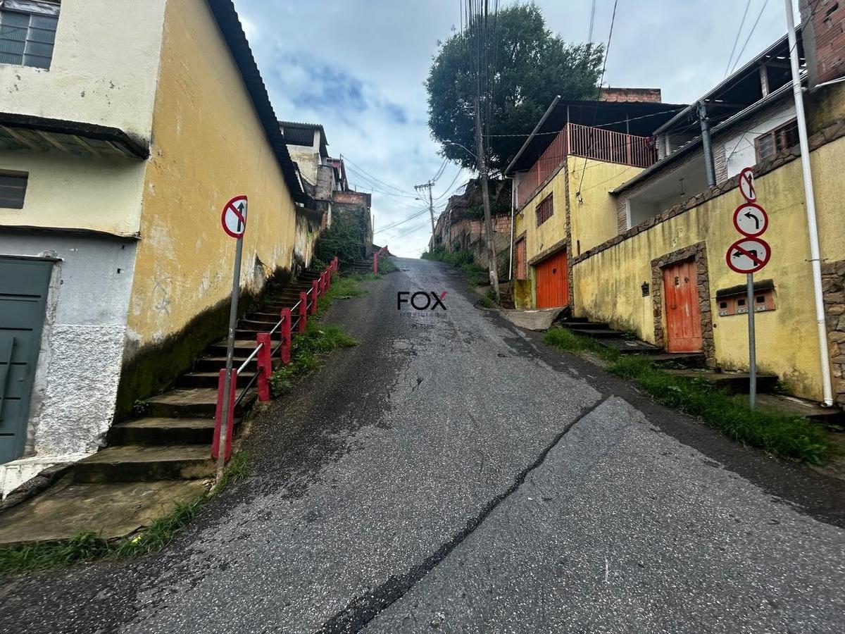 Casa, Nova Esperança, 6 Quartos, 1 Vaga, 1 Suíte