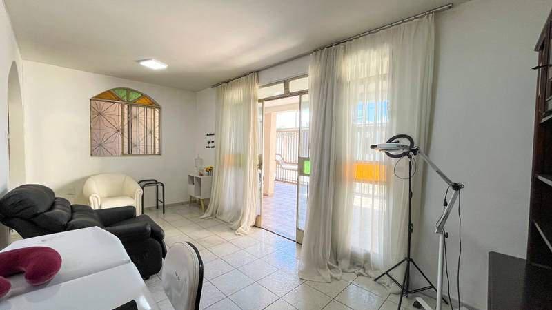 Casa, Conjunto Celso Machado, 3 Quartos, 4 Vagas, 1 Suíte