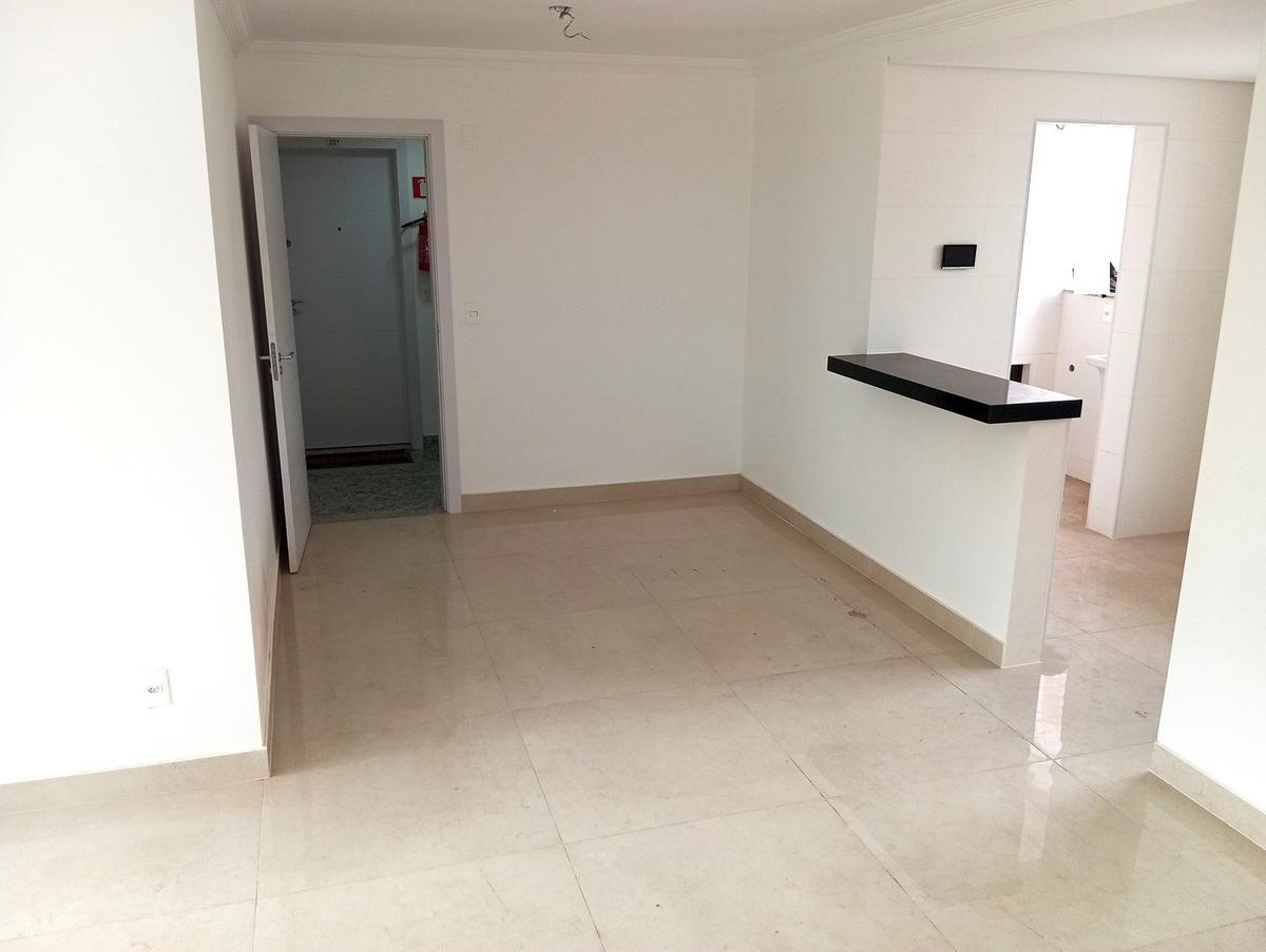 Apartamento, Floresta, 2 Quartos, 2 Vagas, 2 Suítes