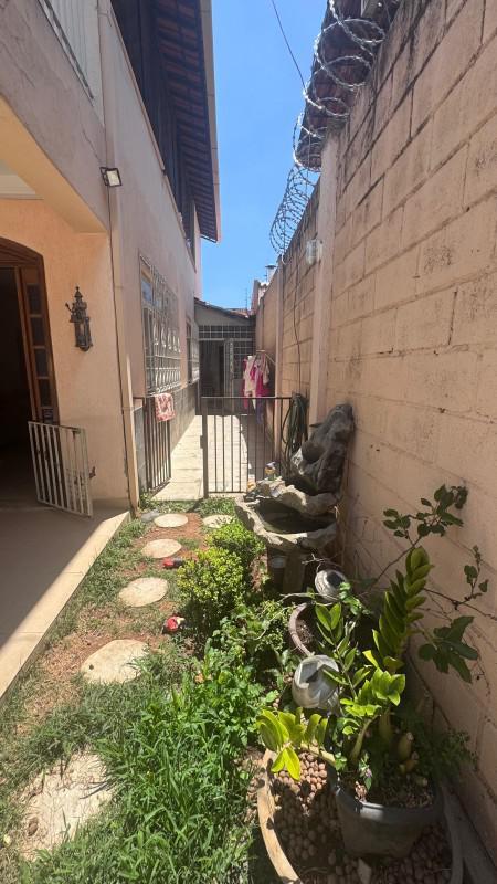 Casa, Álvaro Camargos, 4 Quartos, 5 Vagas, 2 Suítes