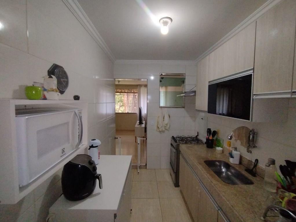 Casa, Jardim Vitória, 2 Quartos, 0 Vaga