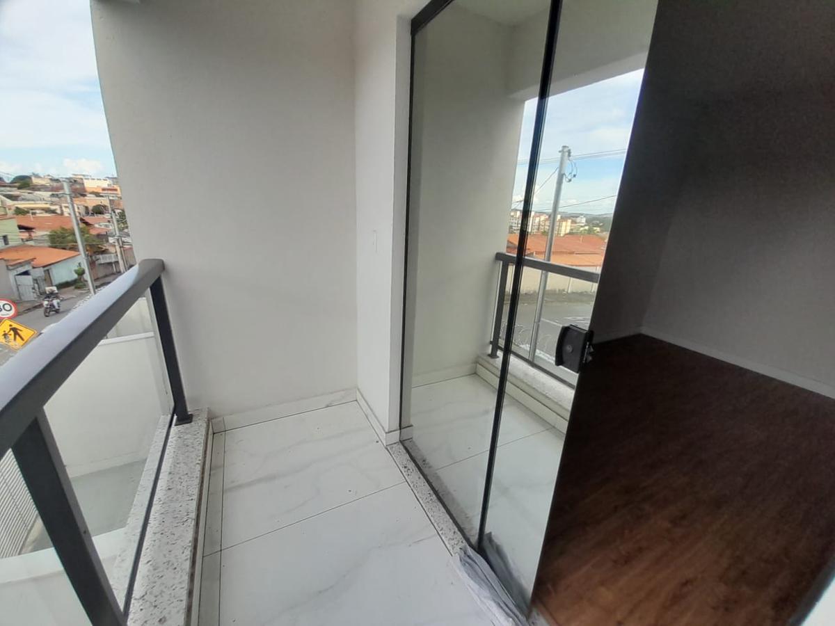 Casa, Floramar, 3 Quartos, 2 Vagas, 1 Suíte