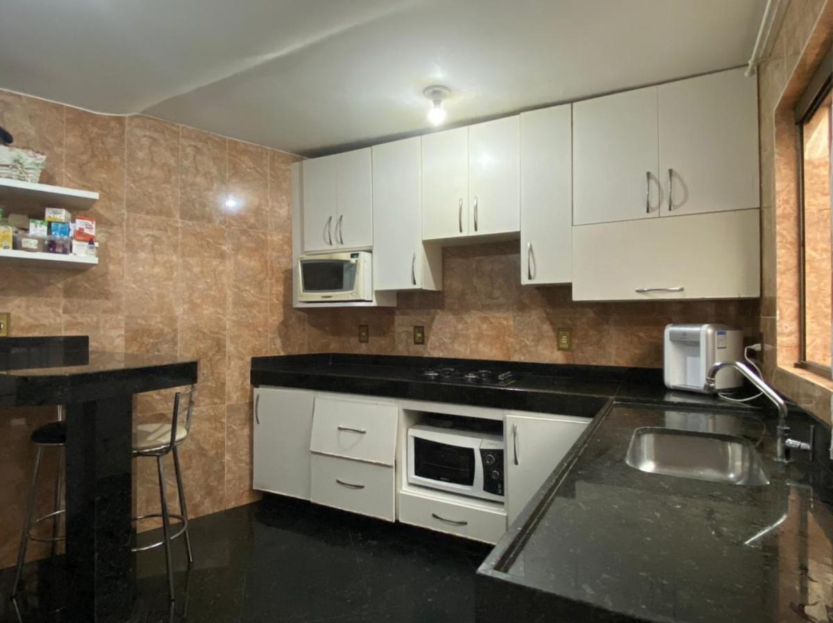 Casa, Itapoã, 6 Quartos, 3 Vagas, 1 Suíte