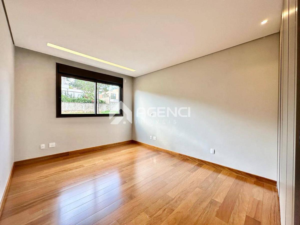 Casa em Condomínio, Alphaville - Lagoa dos Ingleses, 4 Quartos, 0 Vaga, 4 Suítes