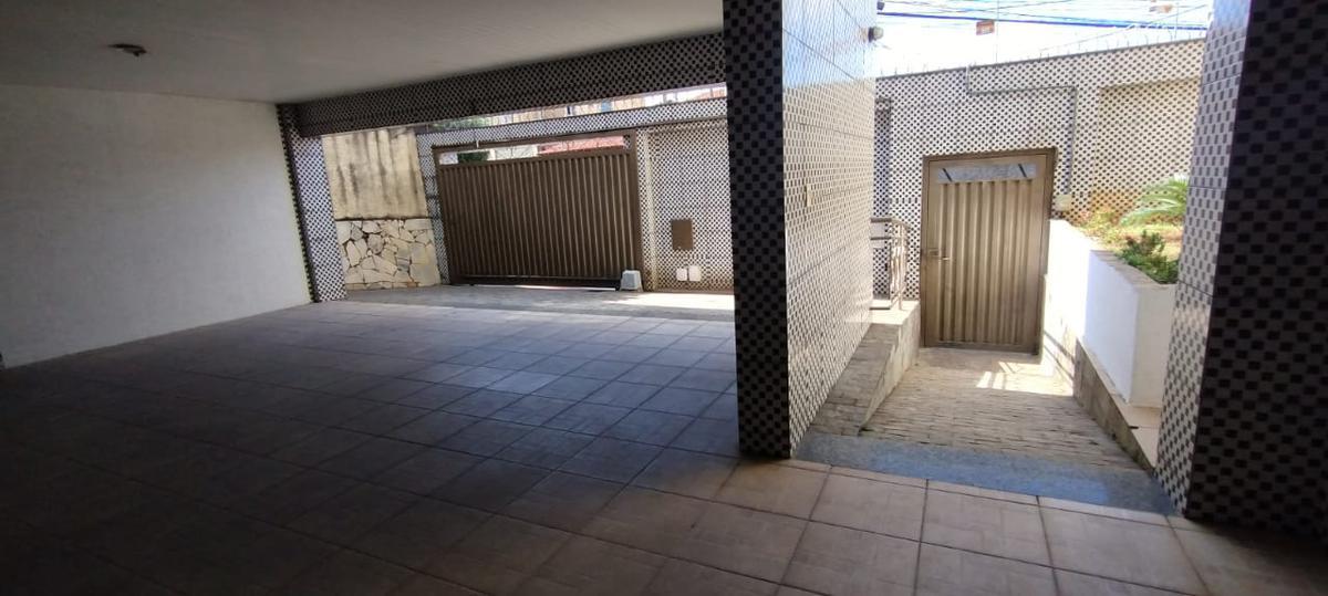 Casa, Santa Cruz, 5 Quartos, 4 Vagas, 1 Suíte