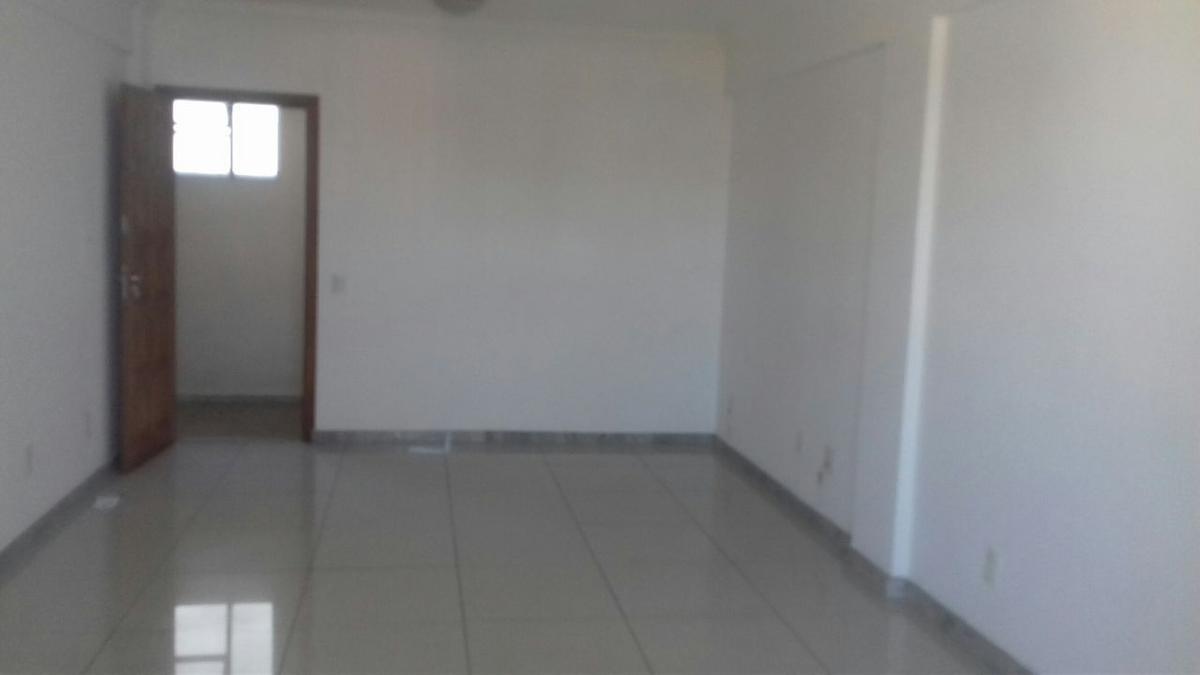 Sala, Barro Preto, 0 Quarto, 0 Vaga, 0 Suíte
