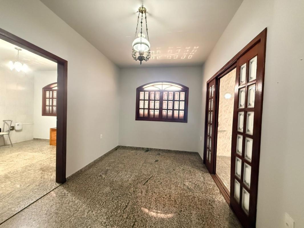 Casa, Sagrada Família, 4 Quartos, 2 Vagas, 1 Suíte