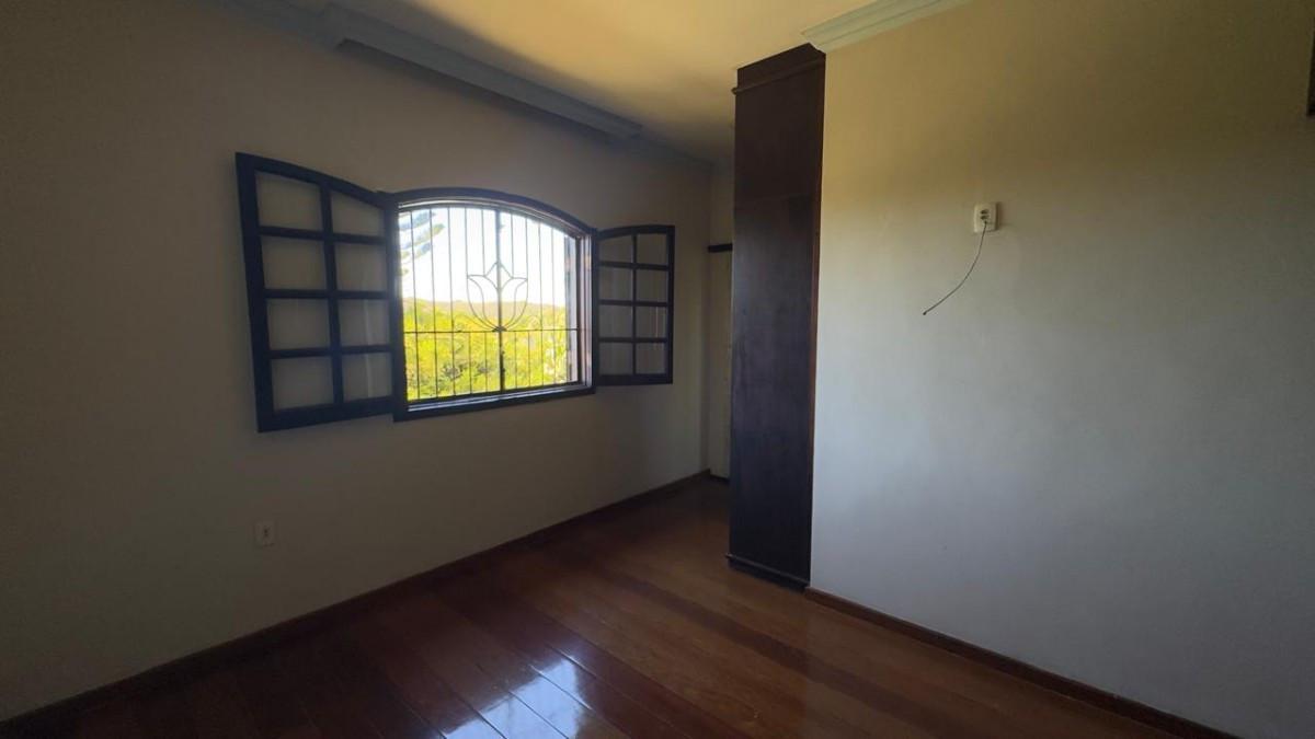 Casa, Bom Sossego, 5 Quartos, 8 Vagas, 2 Suítes