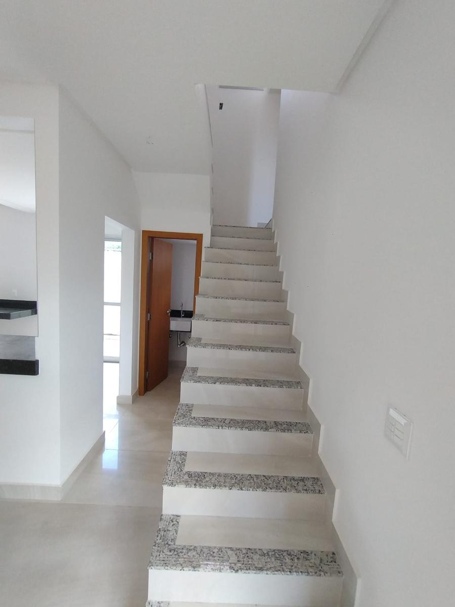 Casa, Centro, 3 Quartos, 2 Vagas, 1 Suíte