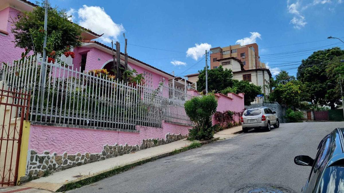 Casa, Sagrada Família, 5 Quartos, 4 Vagas, 3 Suítes