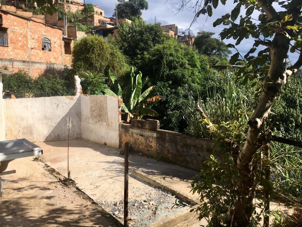 Casa, Morro da Cruz, 2 Quartos, 0 Vaga
