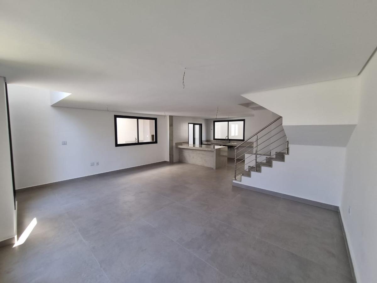 Casa, Planalto, 3 Quartos, 2 Vagas, 1 Suíte
