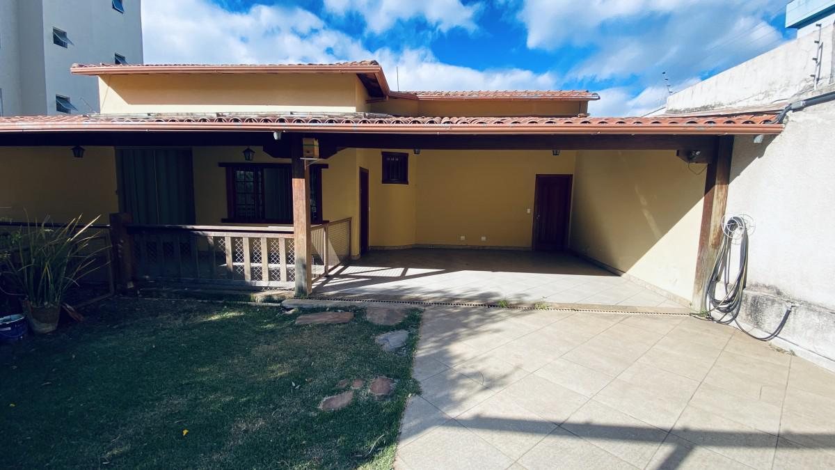 Casa, Ouro Preto, 3 Quartos, 5 Vagas, 1 Suíte