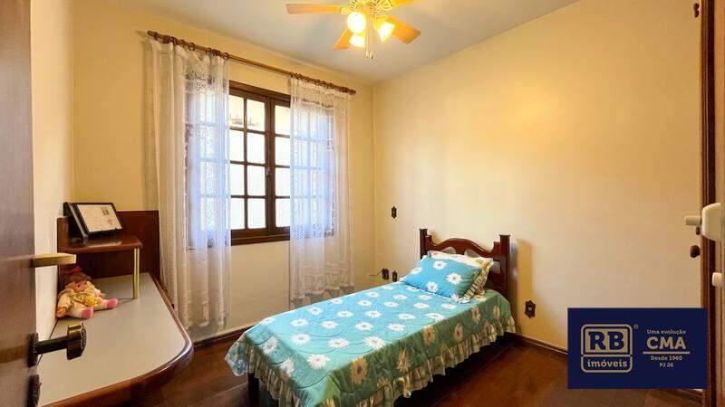 Casa, Luxemburgo, 5 Quartos, 4 Vagas, 2 Suítes