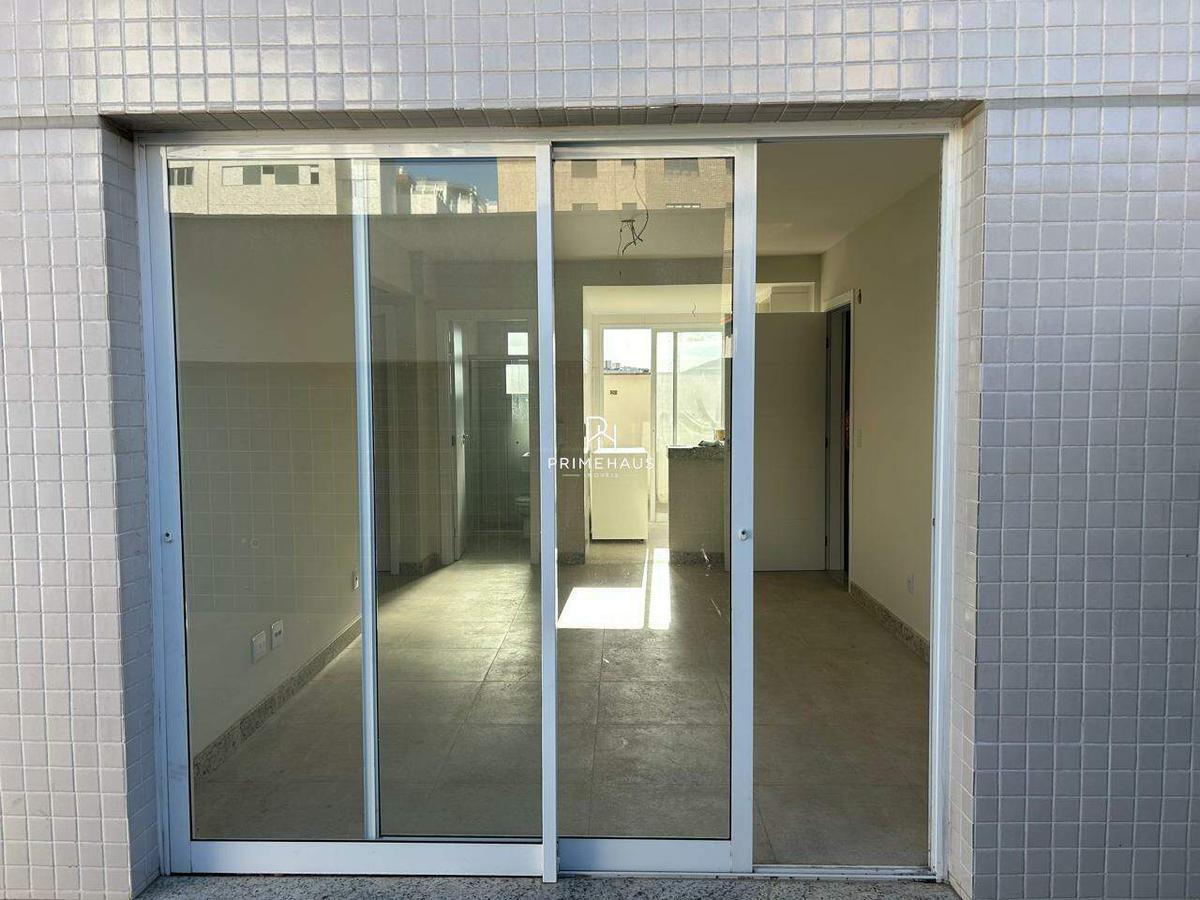 Apartamento, Castelo, 2 Quartos, 0 Vaga, 1 Suíte
