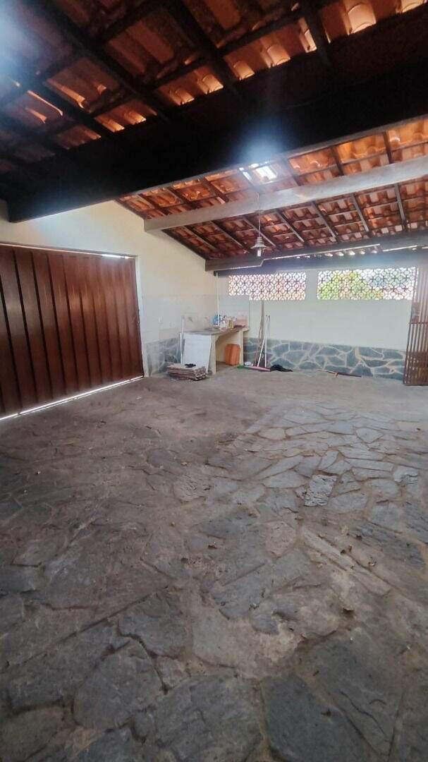 Casa, Centro, 4 Quartos, 5 Vagas, 1 Suíte