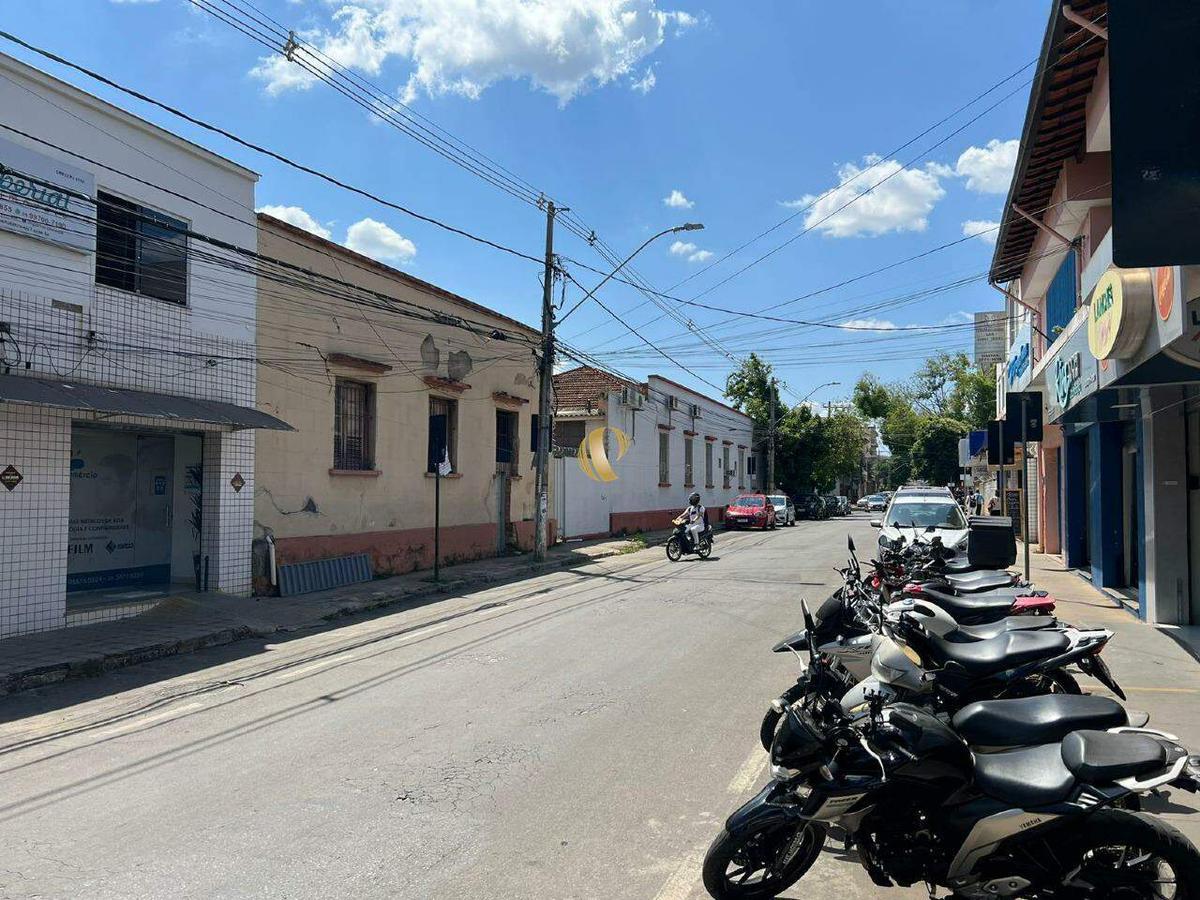Prédio, Centro, 0 Quarto, 0 Vaga