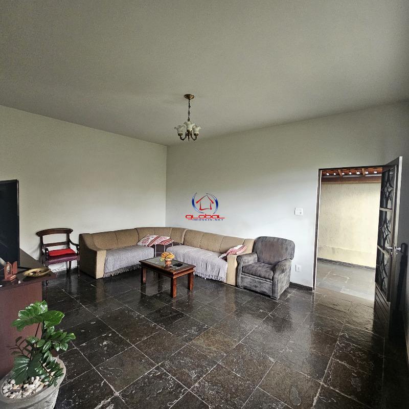 Casa, Ouro Preto, 4 Quartos, 5 Vagas, 1 Suíte