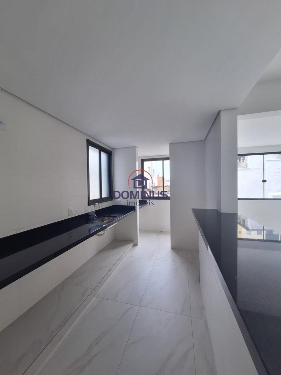 Apartamento, Sagrada Família, 3 Quartos, 2 Vagas, 1 Suíte