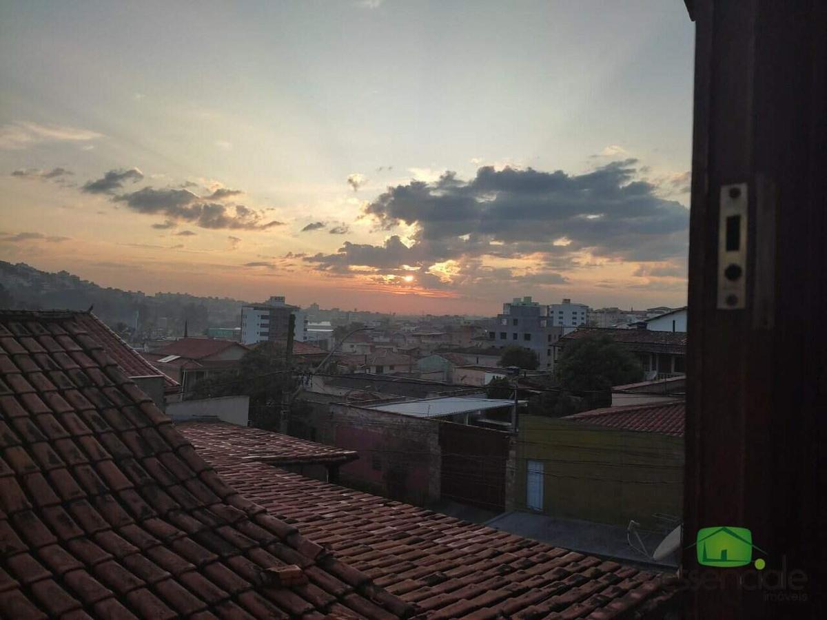 Casa, Arvoredo, 4 Quartos, 5 Vagas, 1 Suíte