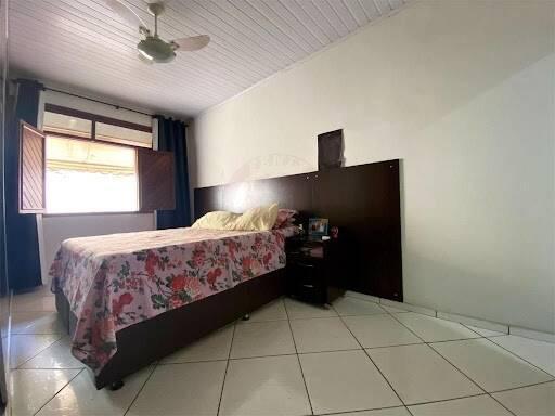 Casa, Industrial, 3 Quartos, 2 Vagas, 1 Suíte
