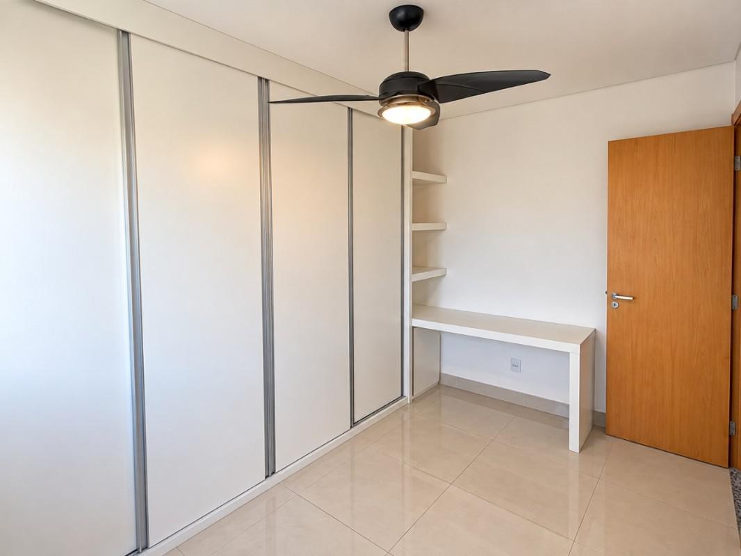 Apartamento, Sagrada Família, 2 Quartos, 2 Vagas, 1 Suíte