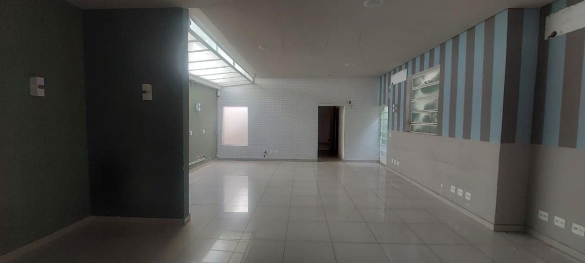 Casa Comercial, Funcionários, 0 Quarto, 0 Vaga