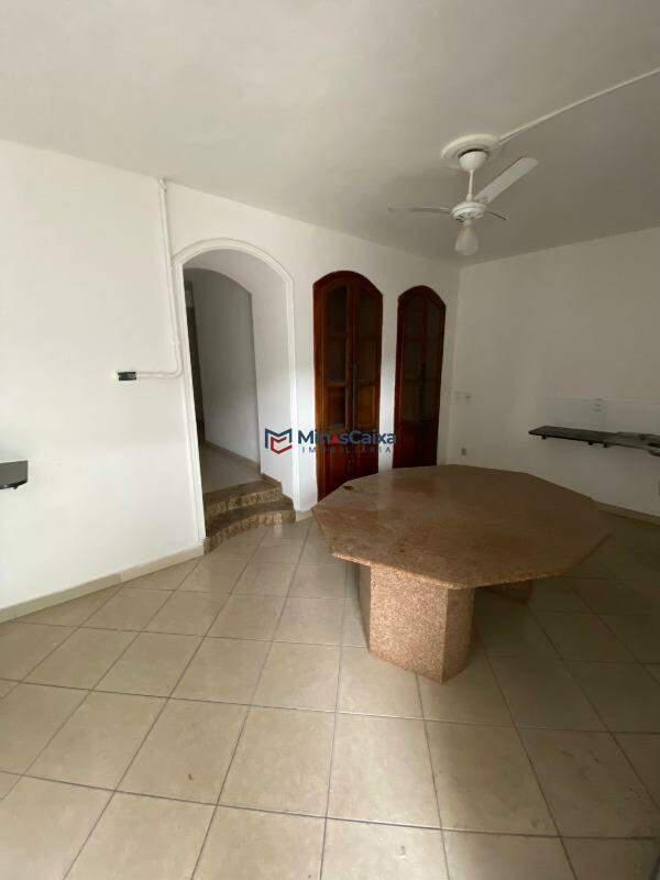 Prédio, Funcionários, 0 Quarto, 3 Vagas
