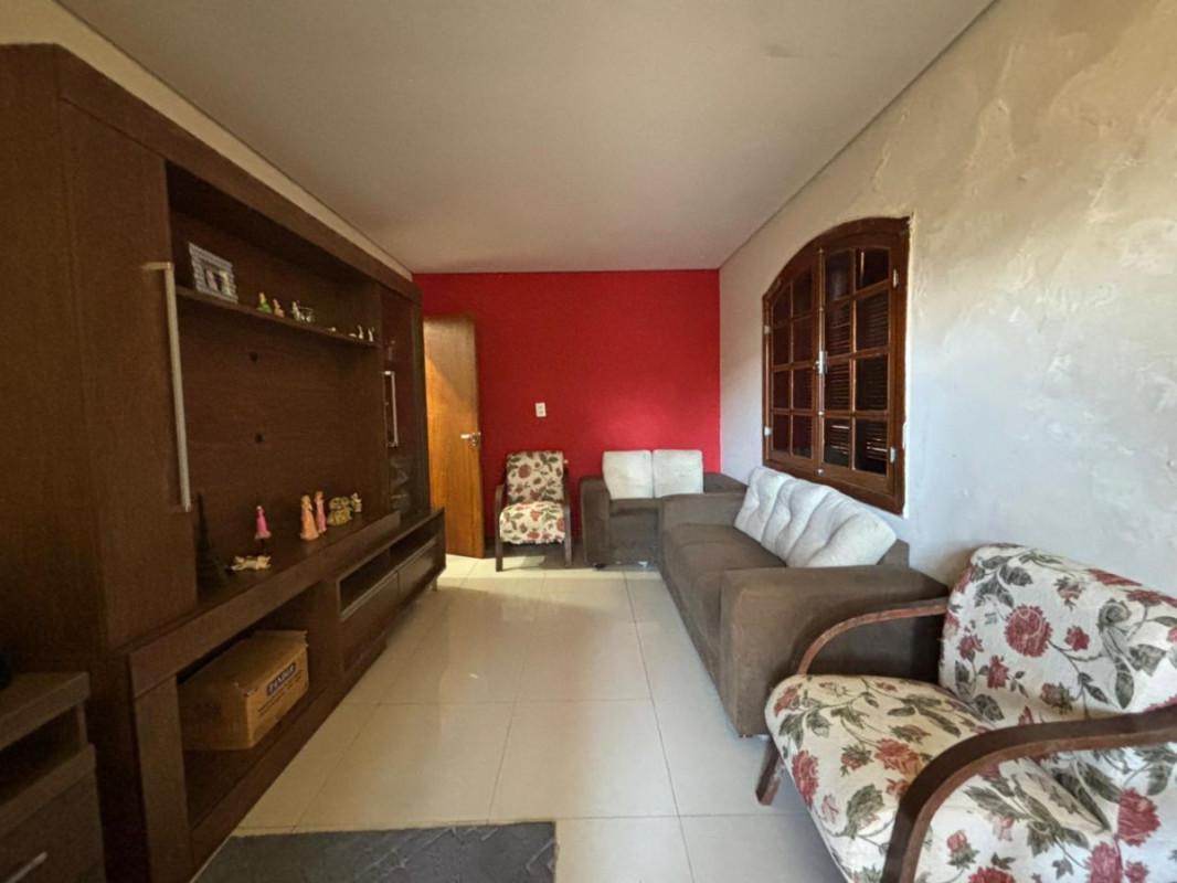 Casa, Cachoeirinha, 3 Quartos, 12 Vagas, 1 Suíte