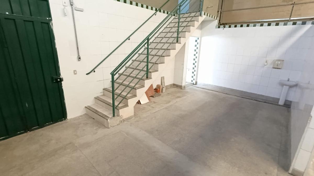 Galpão, Califórnia, 0 Quarto, 3 Vagas