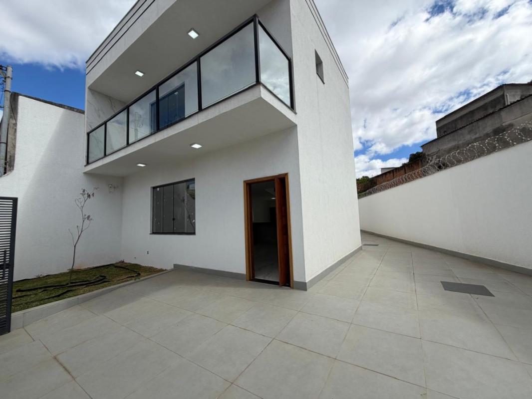 Casa, Santa Helena (barreiro), 3 Quartos, 3 Vagas, 1 Suíte