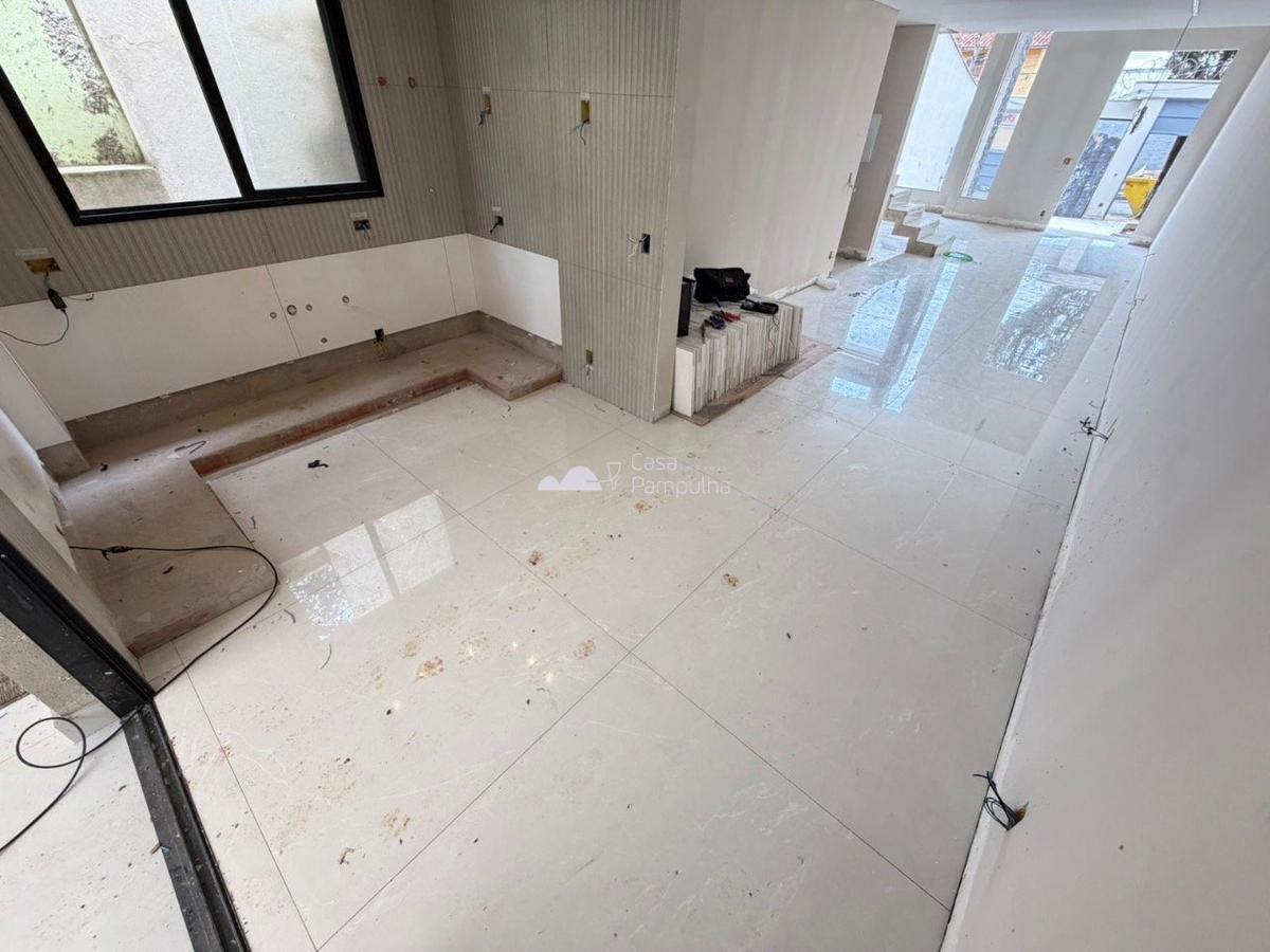 Casa, Planalto, 4 Quartos, 4 Vagas, 1 Suíte