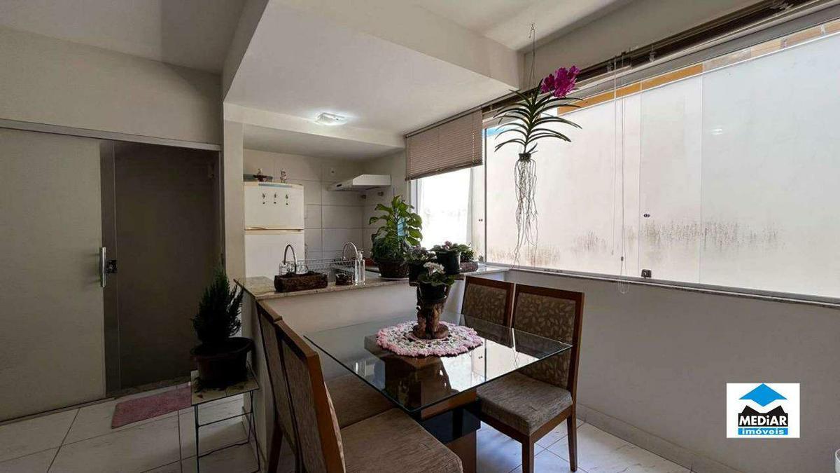 Casa, Santa Efigênia, 3 Quartos, 2 Vagas, 2 Suítes