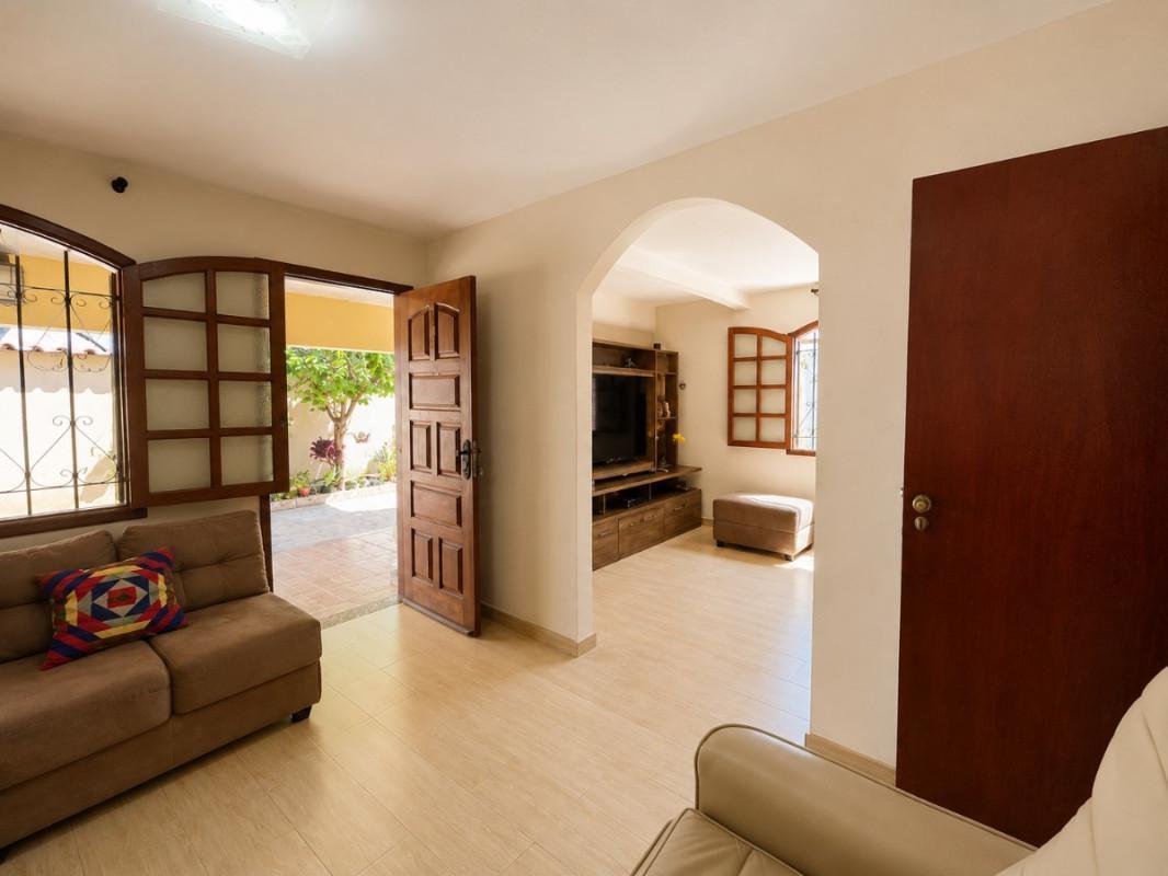 Casa, Alípio de Melo, 6 Quartos, 4 Vagas, 2 Suítes